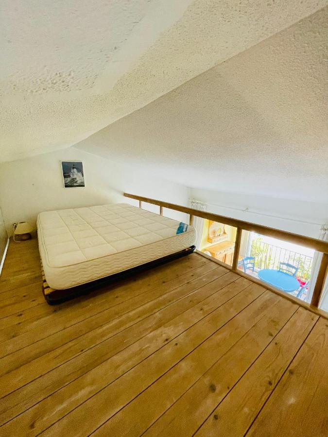 Bel Appartement Avec Mezzanine, Vue Mer Et Piscine Cogolin Exterior foto