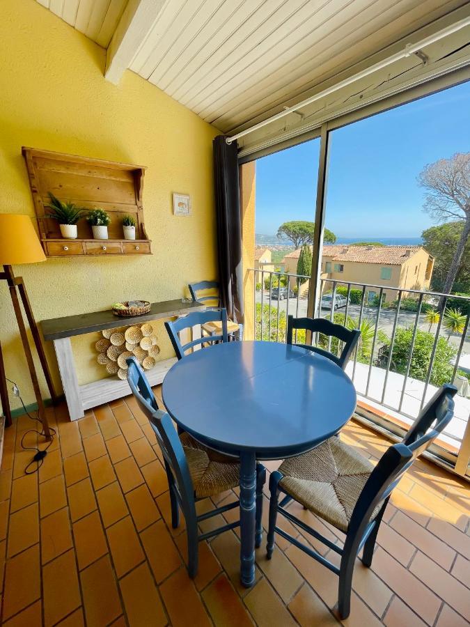 Bel Appartement Avec Mezzanine, Vue Mer Et Piscine Cogolin Exterior foto