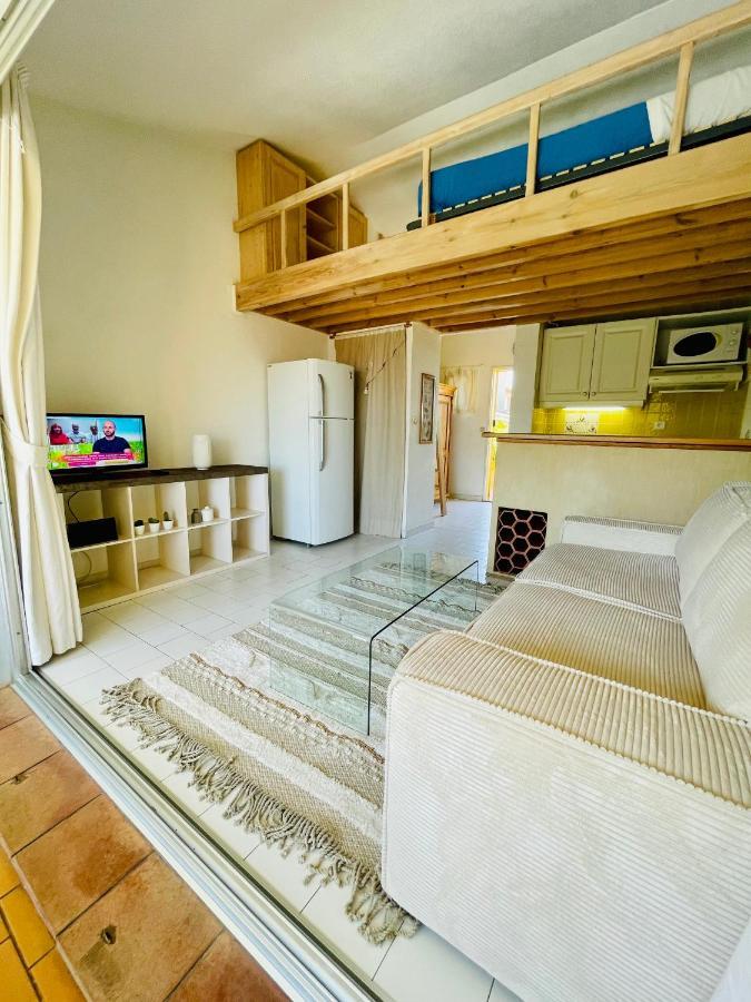 Bel Appartement Avec Mezzanine, Vue Mer Et Piscine Cogolin Exterior foto