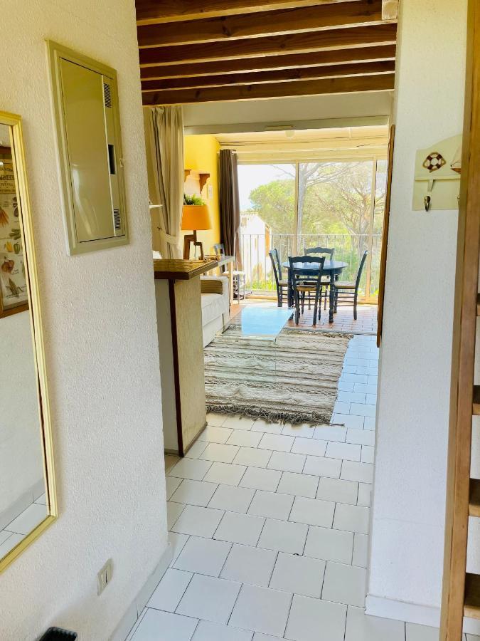 Bel Appartement Avec Mezzanine, Vue Mer Et Piscine Cogolin Exterior foto